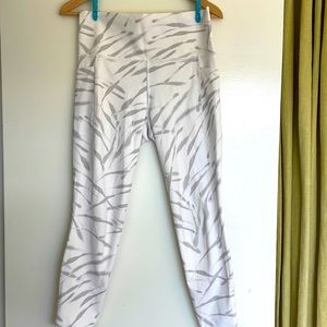 Athleta leggings,M, pre owned in great condition